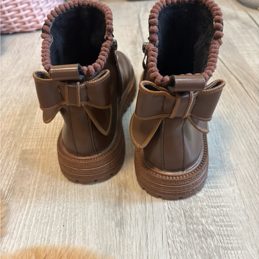 Girls chic brown boots